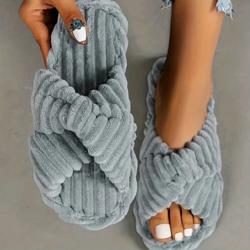 PLUSH CROSS-KNIT SLIPPERS - 40% OFF