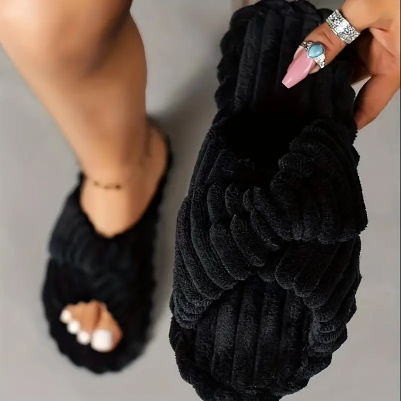 PLUSH CROSS-KNIT SLIPPERS - 40% OFF