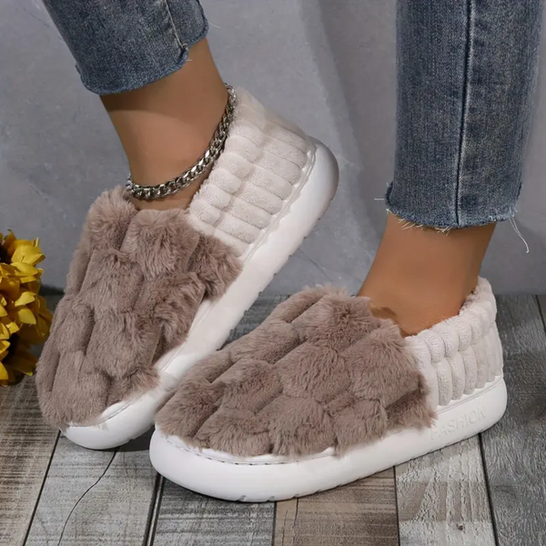 FLUFFY PLAID SLIPPERS - 40% OFF